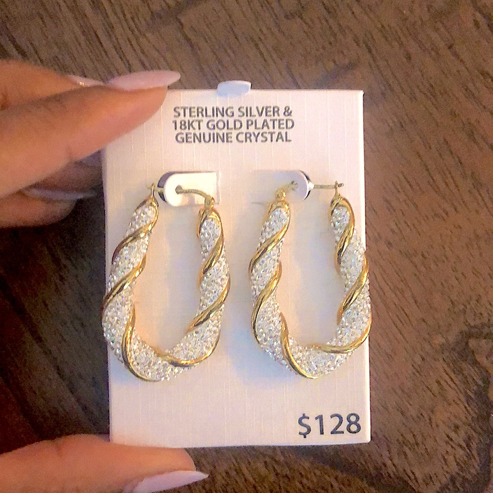 Beautiful 18kt Gold Plated Genuine Crystal Earring